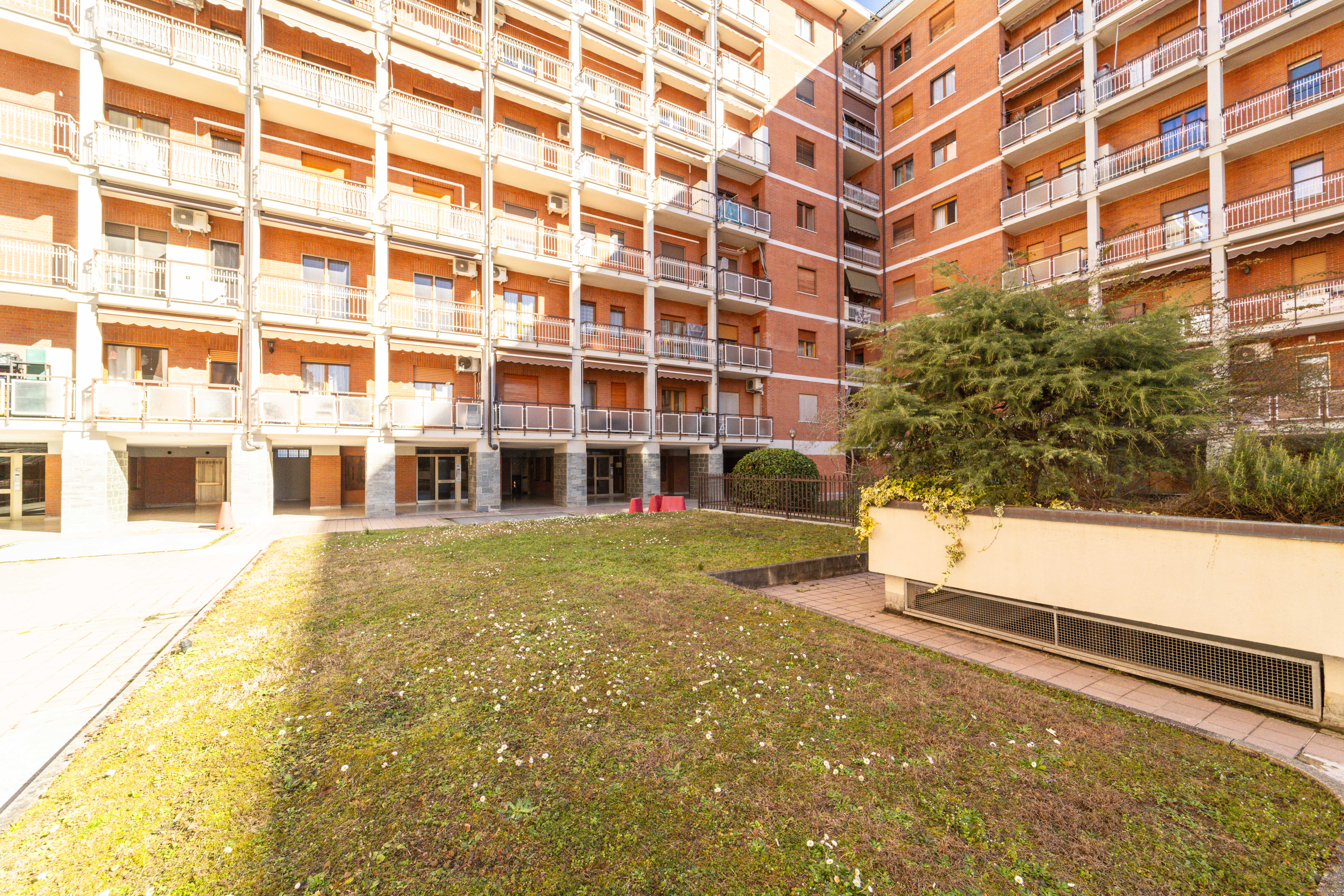 Visualizza annuncio di Vendita-immobile a,