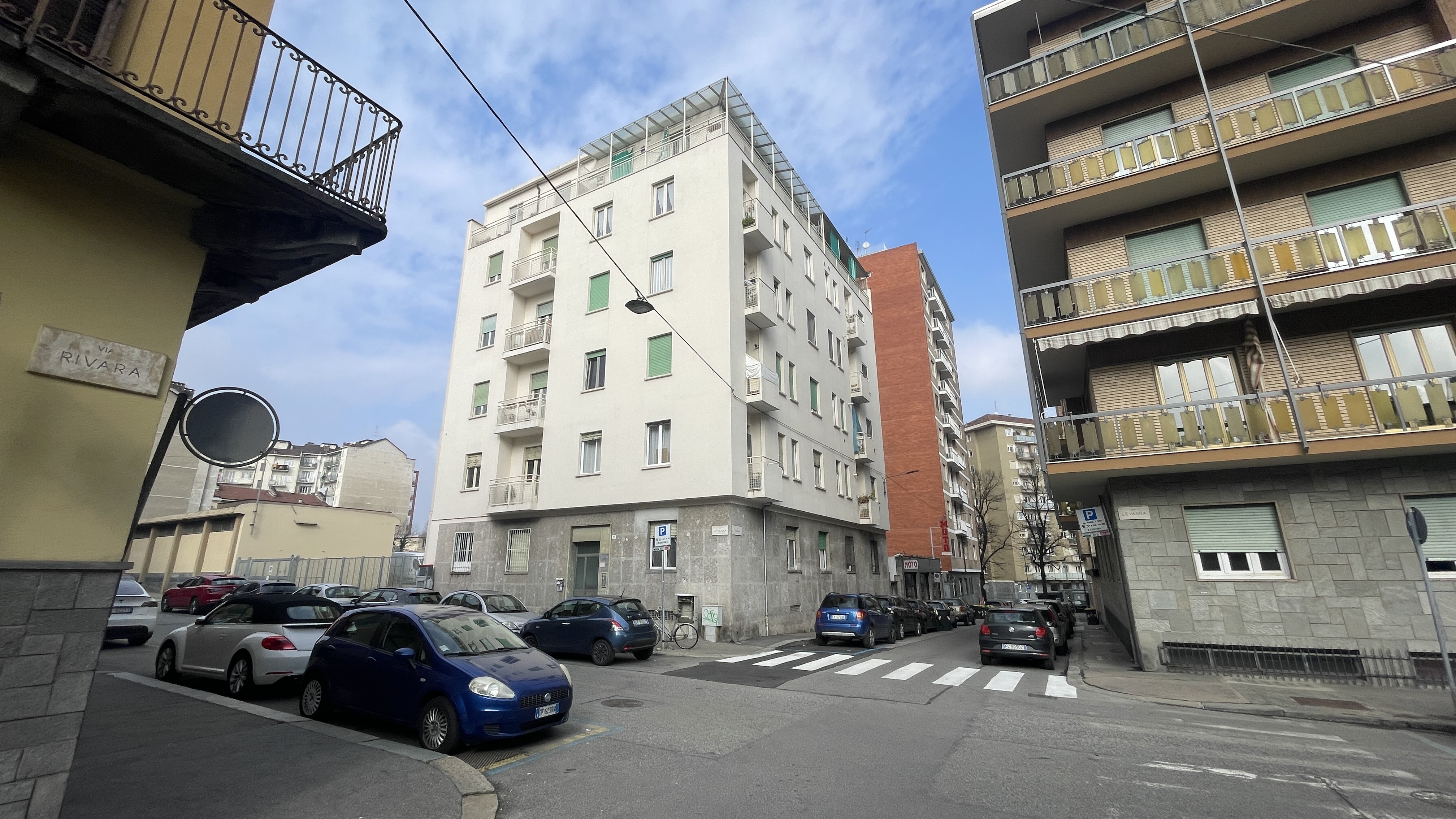 Visualizza annuncio di Affitto-Immobile a,